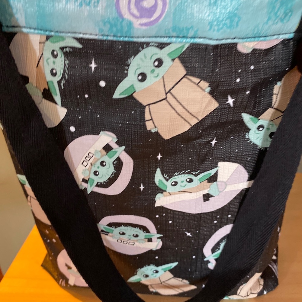 Star Wars The Mandalorian large yoda lunch Tote